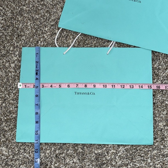 Bundle Tiffany & Co. larger shopping bag - Picture 3 of 6